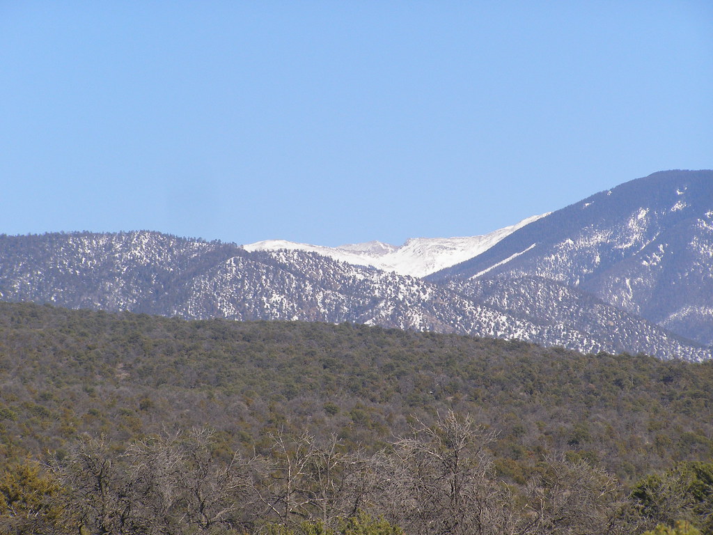 A New Mexico state park lake